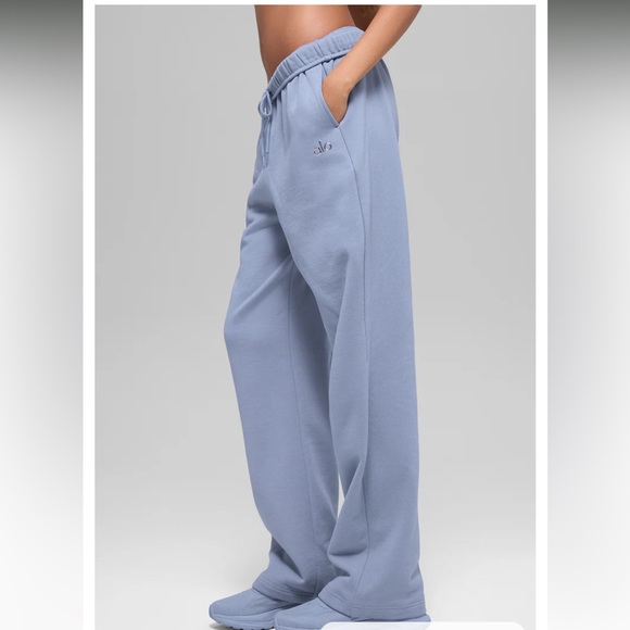 Alo yoga Accolade Straight Leg Sweatpant - winter frost - Picture 6 of 9